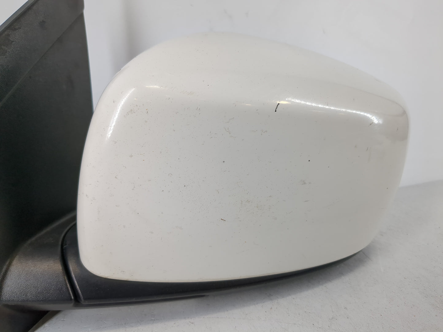 2008-2010 Chrysler Town & Country Driver Side View Mirror - Left Door Mirror OEM Used - Oemusedautoparts1.com