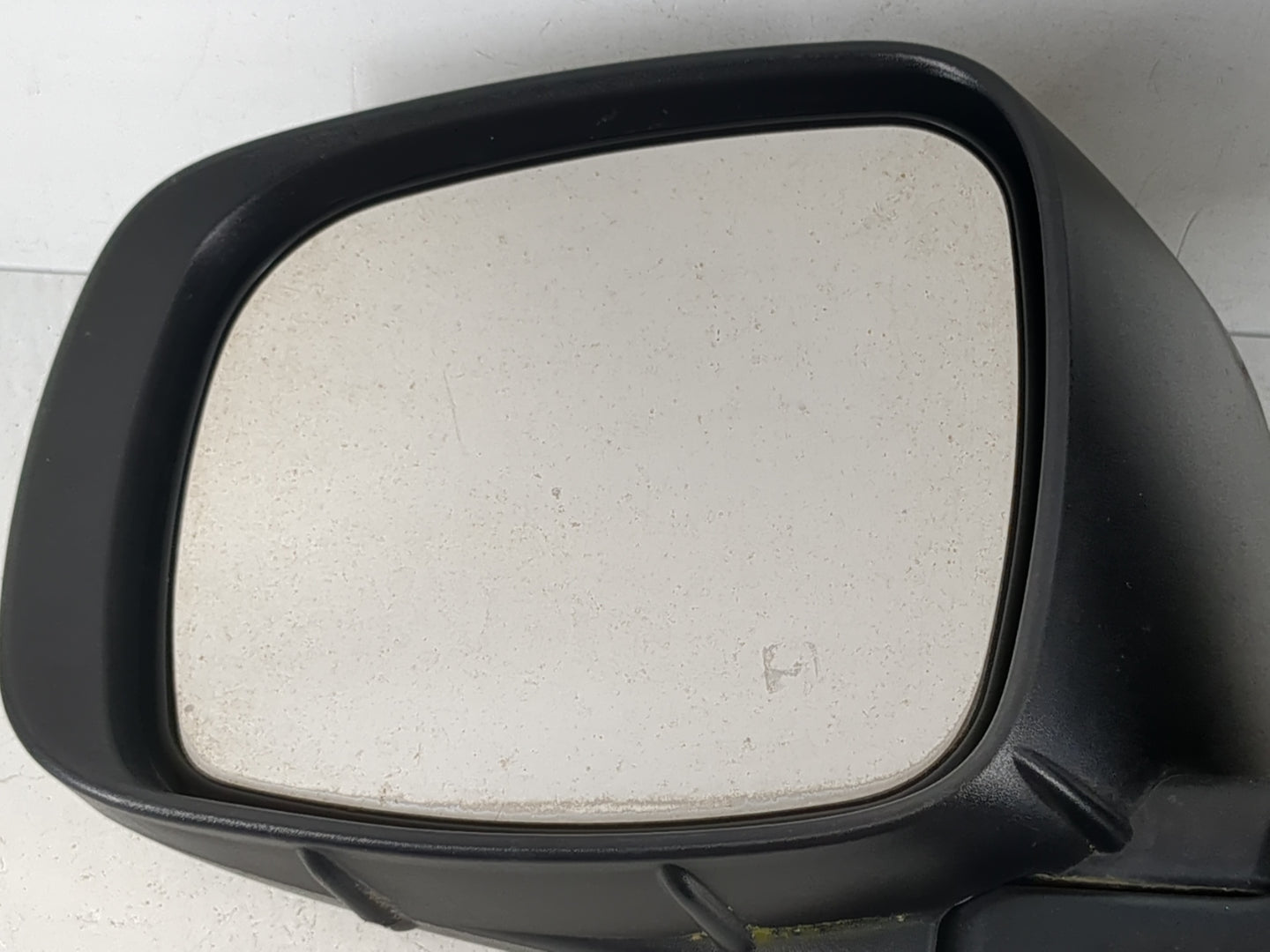 2008-2010 Chrysler Town & Country Driver Side View Mirror - Left Door Mirror OEM Used - Oemusedautoparts1.com