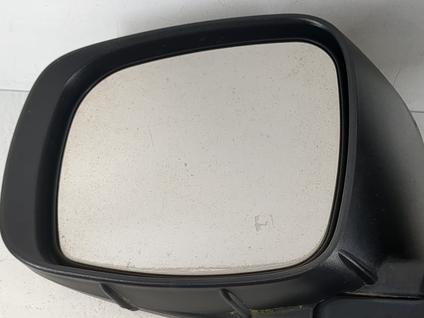 2008-2010 Chrysler Town & Country Driver Side View Mirror - Left Door Mirror OEM Used - Oemusedautoparts1.com