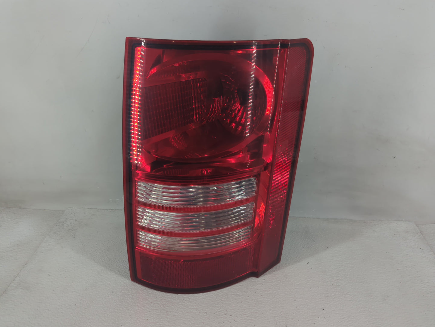 2008-2010 Chrysler Town & Country Tail Light Assembly Passenger Right OEM Fits Fits 2008 2009 2010 OEM Used Auto Parts - Oem