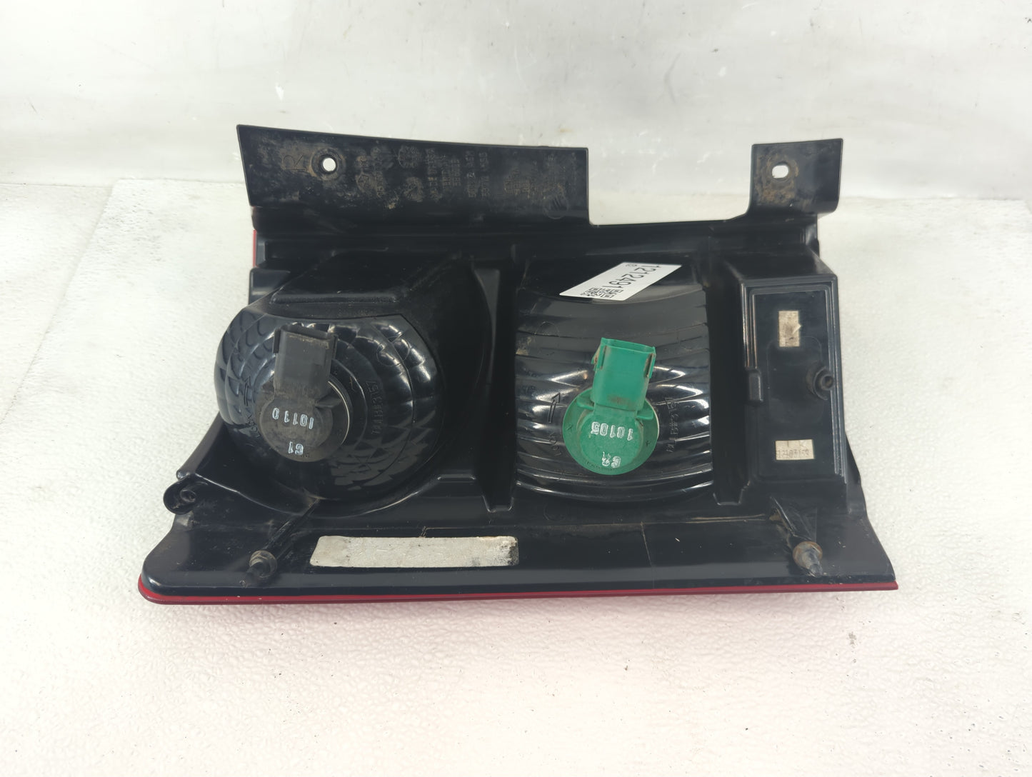 2008-2010 Chrysler Town & Country Tail Light Assembly Passenger Right OEM Fits Fits 2008 2009 2010 OEM Used Auto Parts - Oem