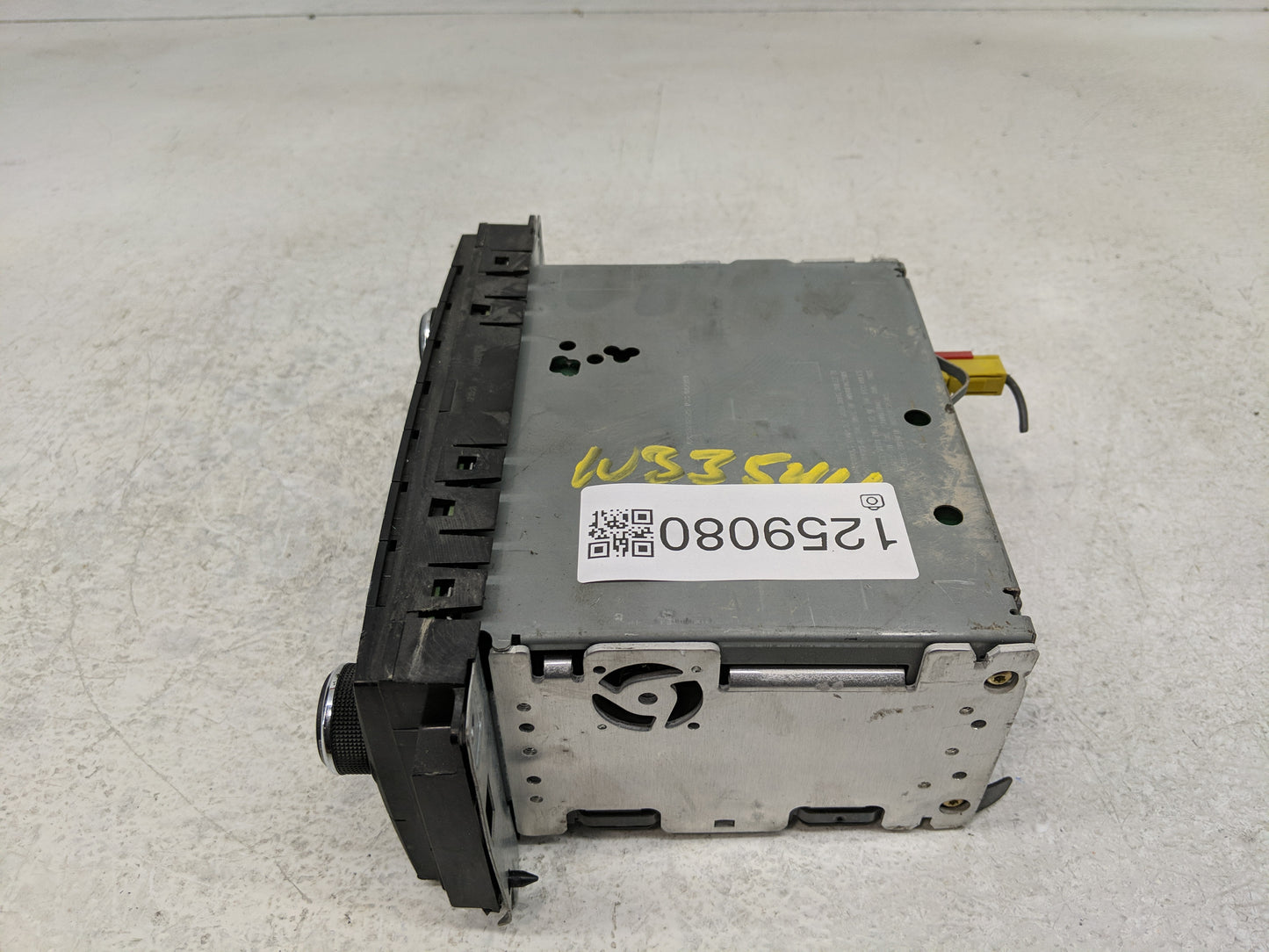 2010 Chrysler Town & Country Radio AM FM Cd Player Receiver Replacement Fits OEM Used Auto Parts - Oemusedautoparts1.com