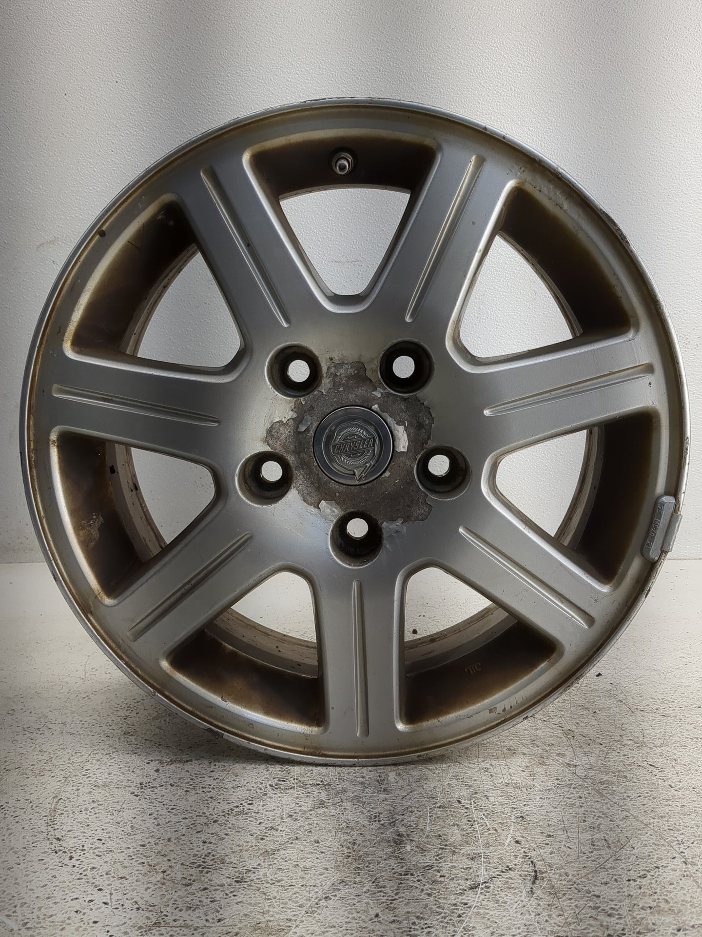 2008-2013 Chrysler Town & Country Oem Wheel Rim - Oemusedautoparts1.com