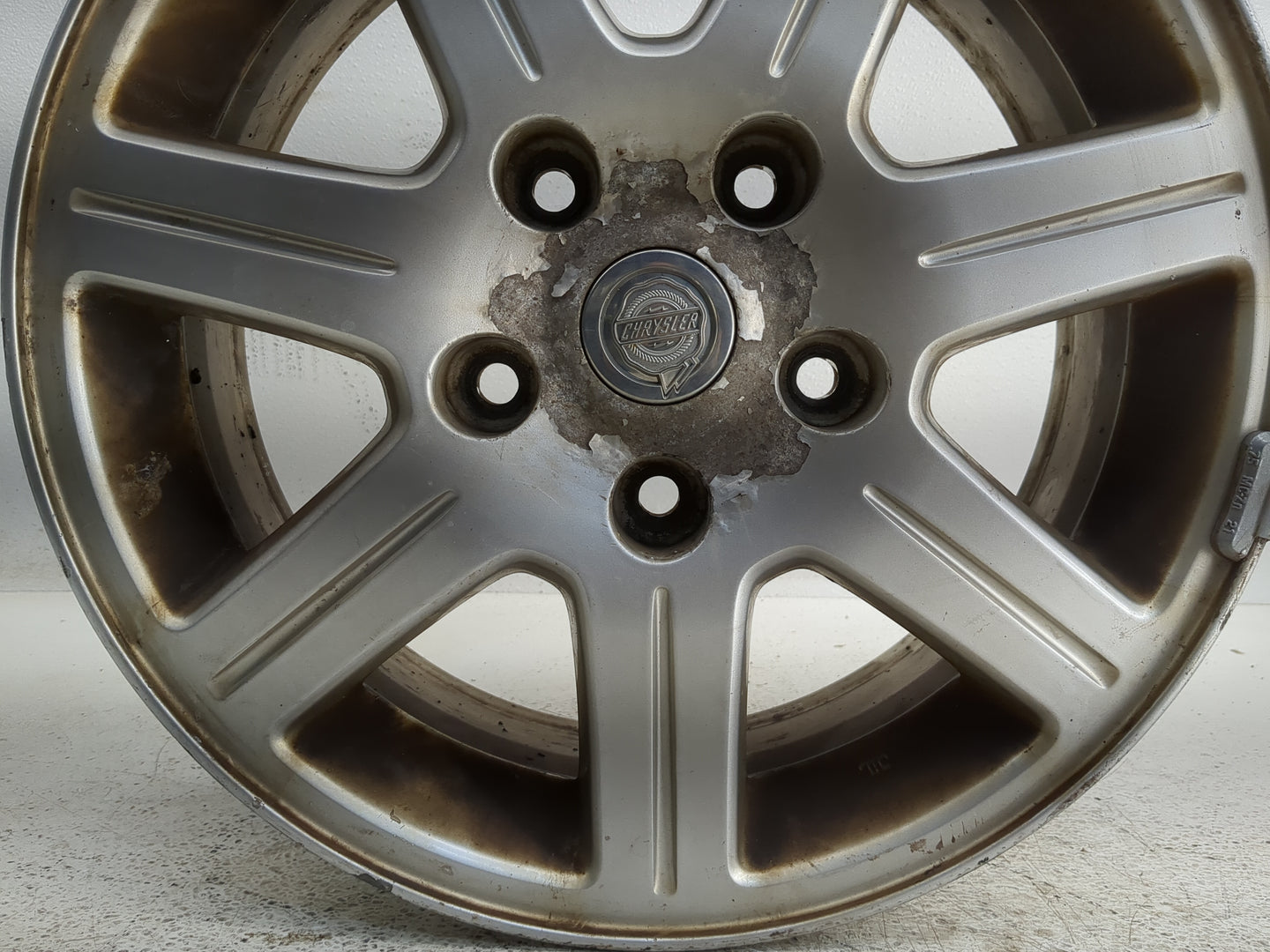 2008-2013 Chrysler Town & Country Oem Wheel Rim - Oemusedautoparts1.com