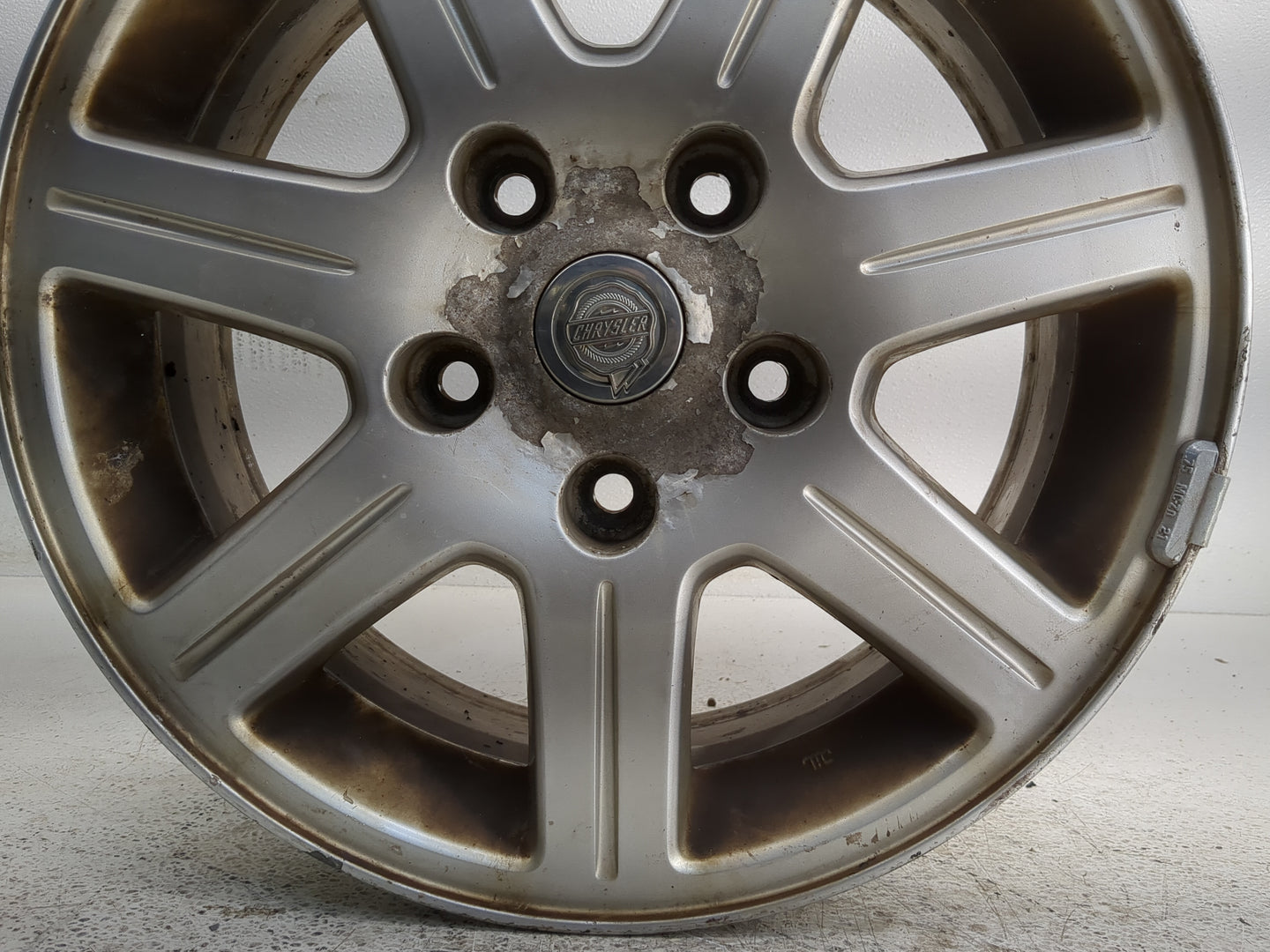 2008-2013 Chrysler Town & Country Oem Wheel Rim - Oemusedautoparts1.com