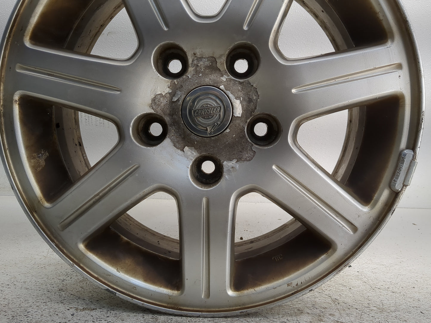2008-2013 Chrysler Town & Country Oem Wheel Rim - Oemusedautoparts1.com