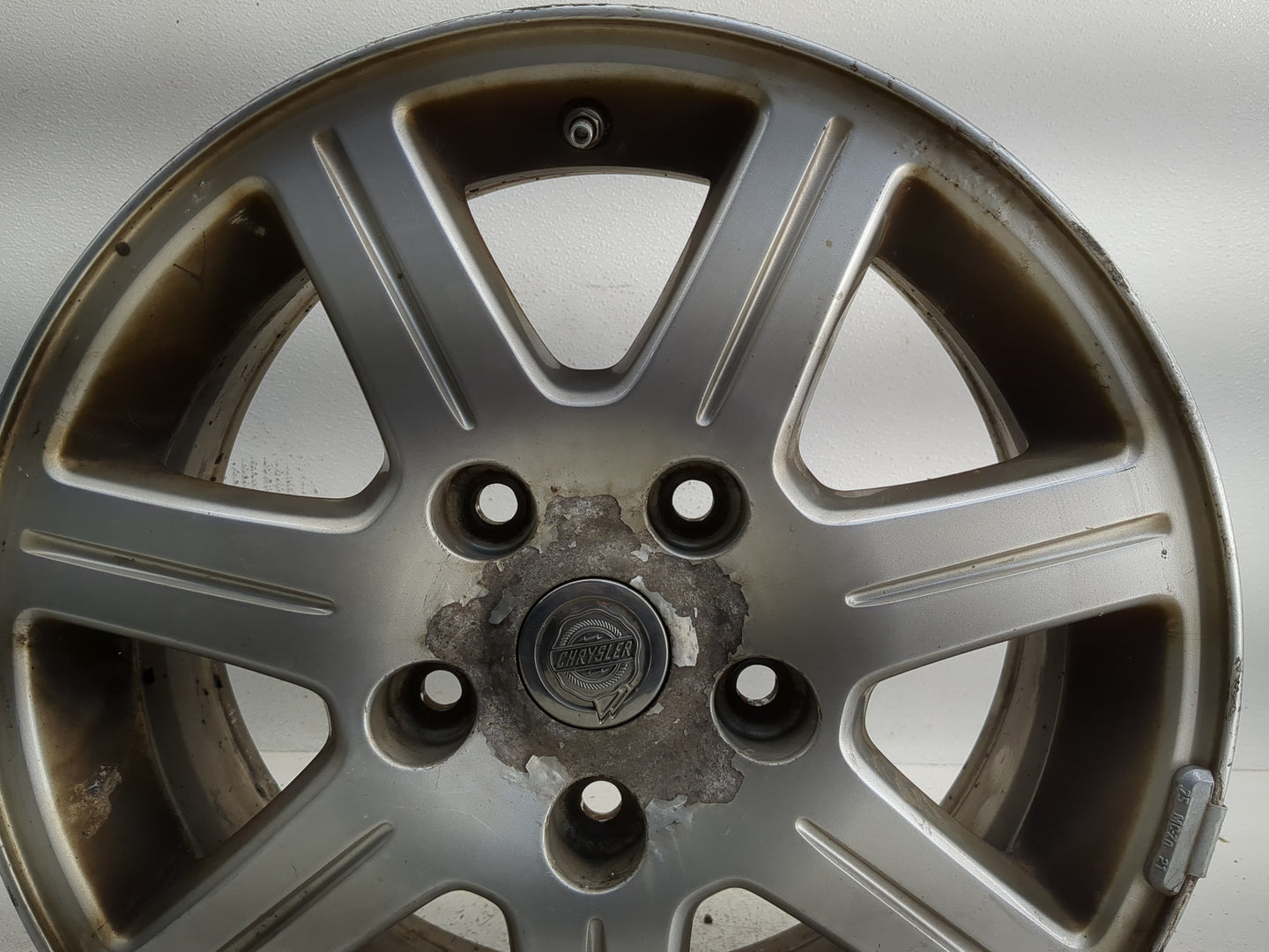 2008-2013 Chrysler Town & Country Oem Wheel Rim - Oemusedautoparts1.com