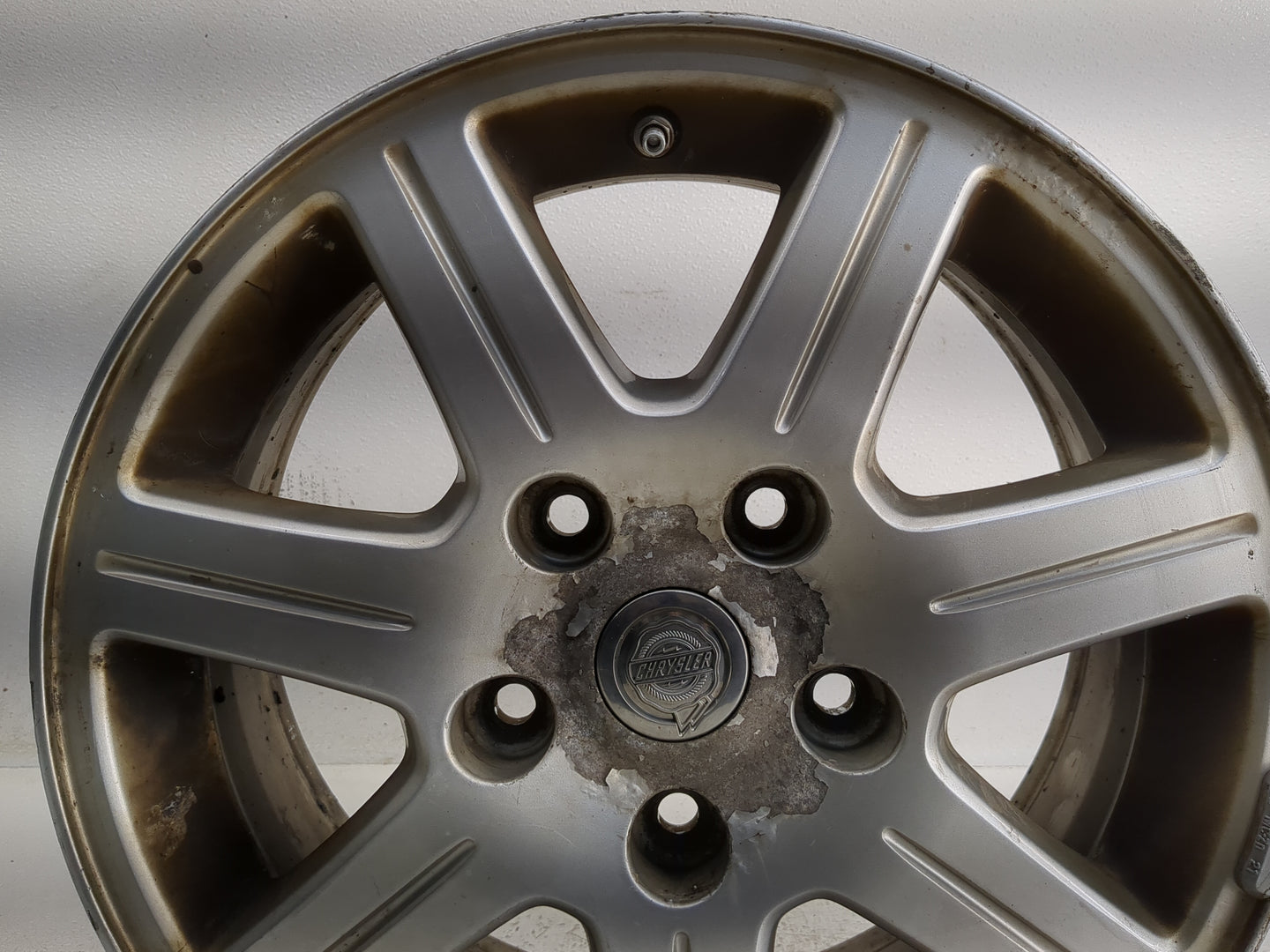 2008-2013 Chrysler Town & Country Oem Wheel Rim - Oemusedautoparts1.com