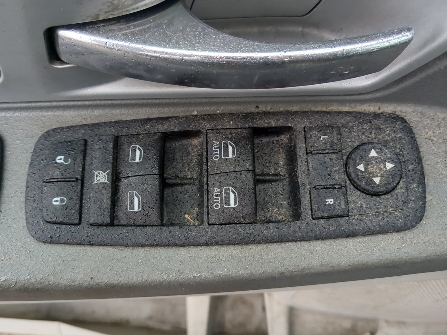 2008-2011 Chrysler Town & Country Master Power Window Switch Replacement Driver Side Left Fits Fits 2008 2009 2010 2011 OEM 