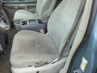 2008-2010 Chrysler Town & Country Driver Front Seat Oem 1302267 - Oemusedautoparts1.com