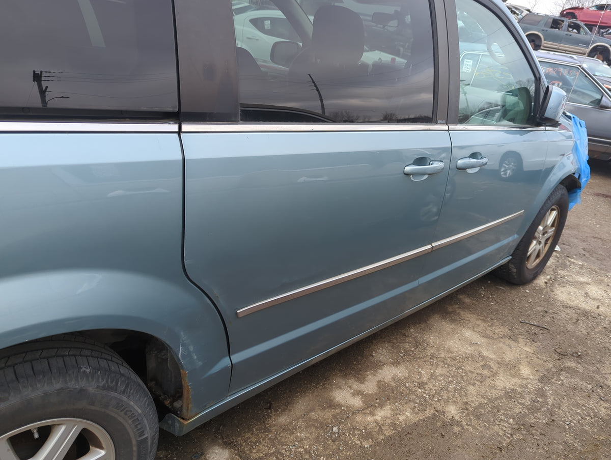 2008-2010 Chrysler Town & Country Passenger Rear Door Oem 1302280 - Oemusedautoparts1.com