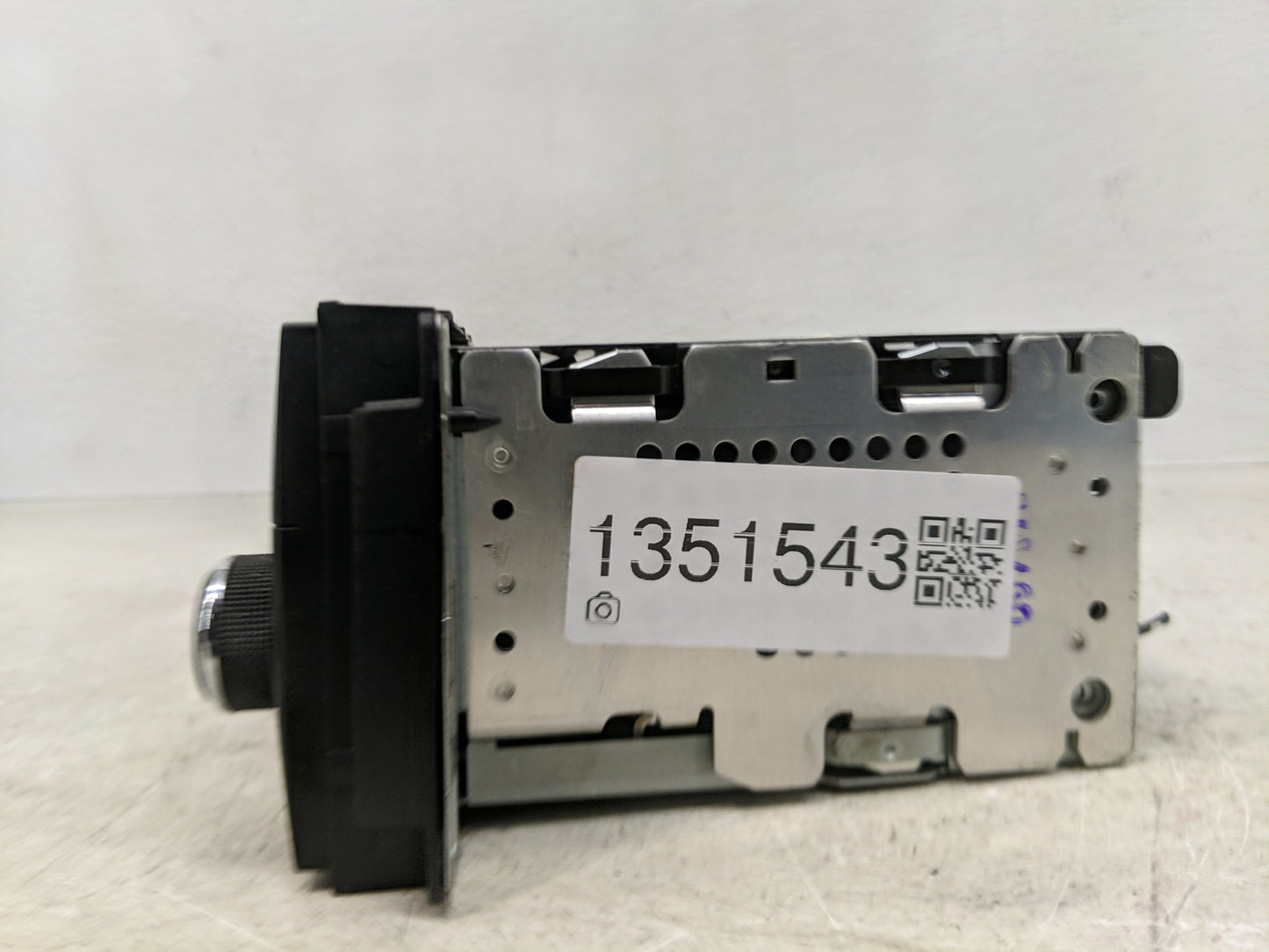 2009-2011 Chrysler Town & Country Radio AM FM Cd Player Receiver Replacement P/N:P05091117AC Fits Fits 2008 2009 2010 2011 O