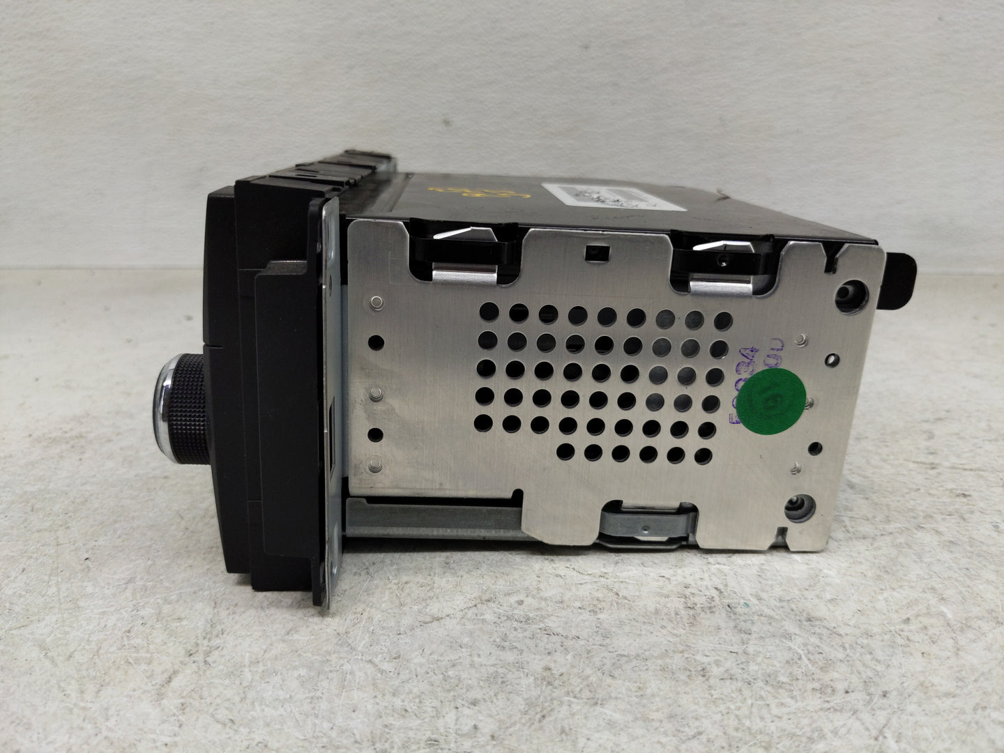 2009-2011 Chrysler Town & Country Radio AM FM Cd Player Receiver Replacement P/N:05091117AC Fits Fits 2008 2009 2010 2011 OE