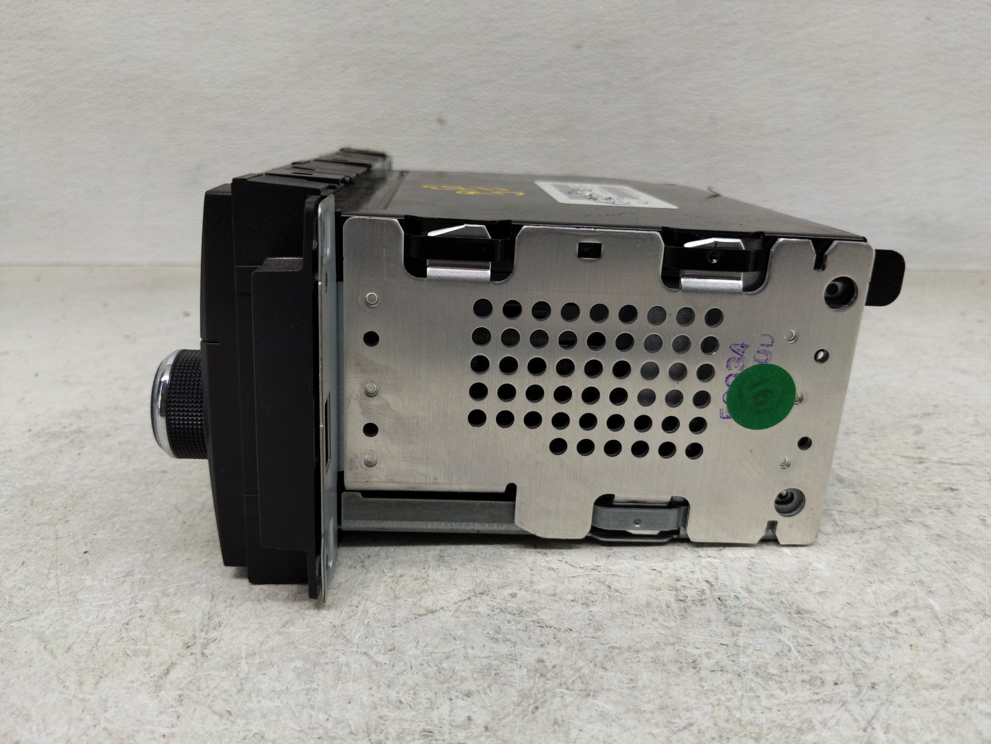 2009-2011 Chrysler Town & Country Radio AM FM Cd Player Receiver Replacement P/N:05091117AC Fits Fits 2008 2009 2010 2011 OE