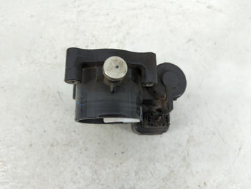 2008-2010 Chrysler Town & Country Throttle Body P/N:0 280 750 460 04593858AB Fits Fits 2008 2009 2010 2011 OEM Used Auto Parts