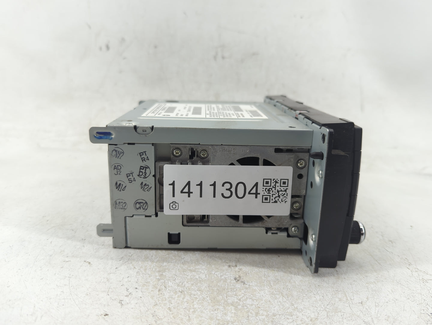 2008-2011 Chrysler Town & Country Radio AM FM Cd Player Receiver Replacement P/N:P05064678AH Fits Fits 2008 2009 2010 2011 2