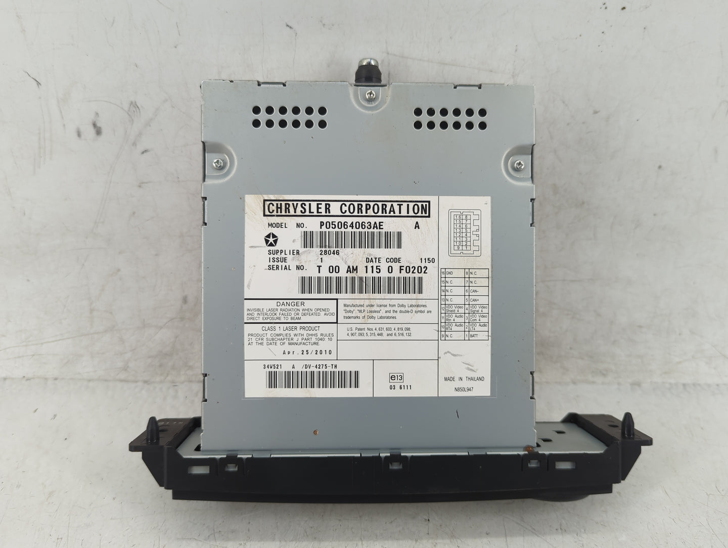 2010 Chrysler Town & Country Radio AM FM Cd Player Receiver Replacement P/N:05064063AE Fits Fits 2011 OEM Used Auto Parts - 