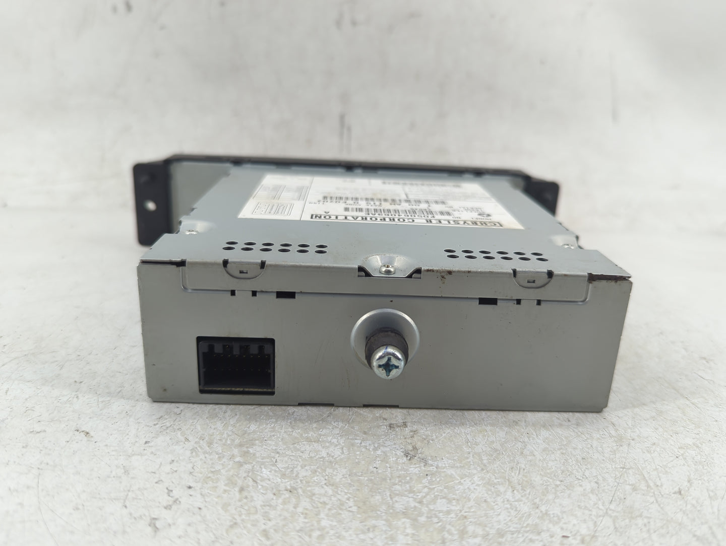 2010 Chrysler Town & Country Radio AM FM Cd Player Receiver Replacement P/N:05064063AE Fits Fits 2011 OEM Used Auto Parts - 