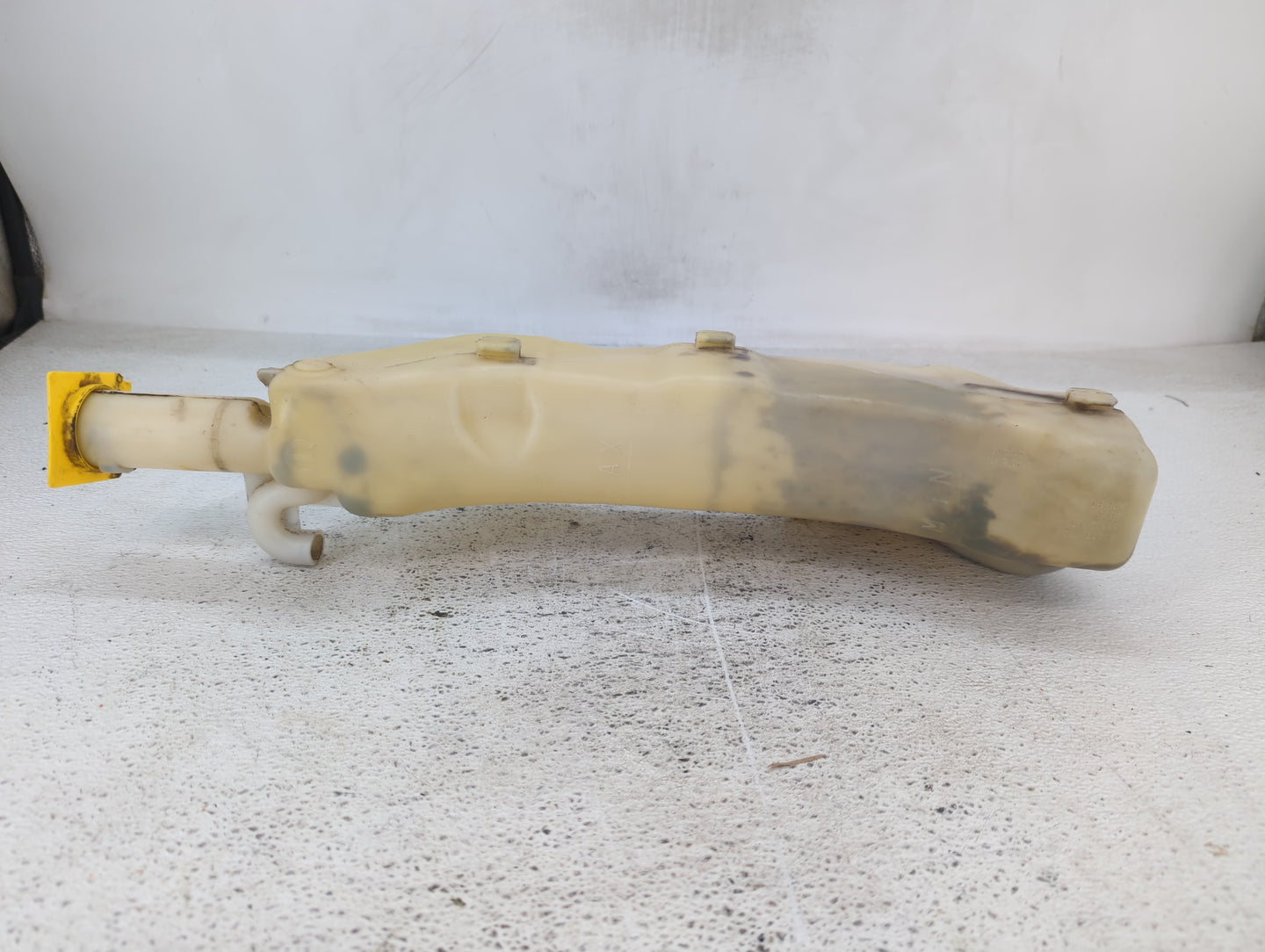 2008 Town & Country Radiator Coolant Overflow Expansion Tank Bottle - Oemusedautoparts1.com