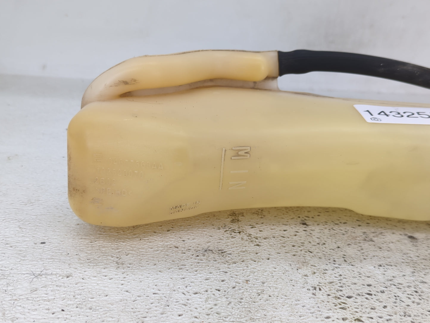 2008 Town & Country Radiator Coolant Overflow Expansion Tank Bottle - Oemusedautoparts1.com
