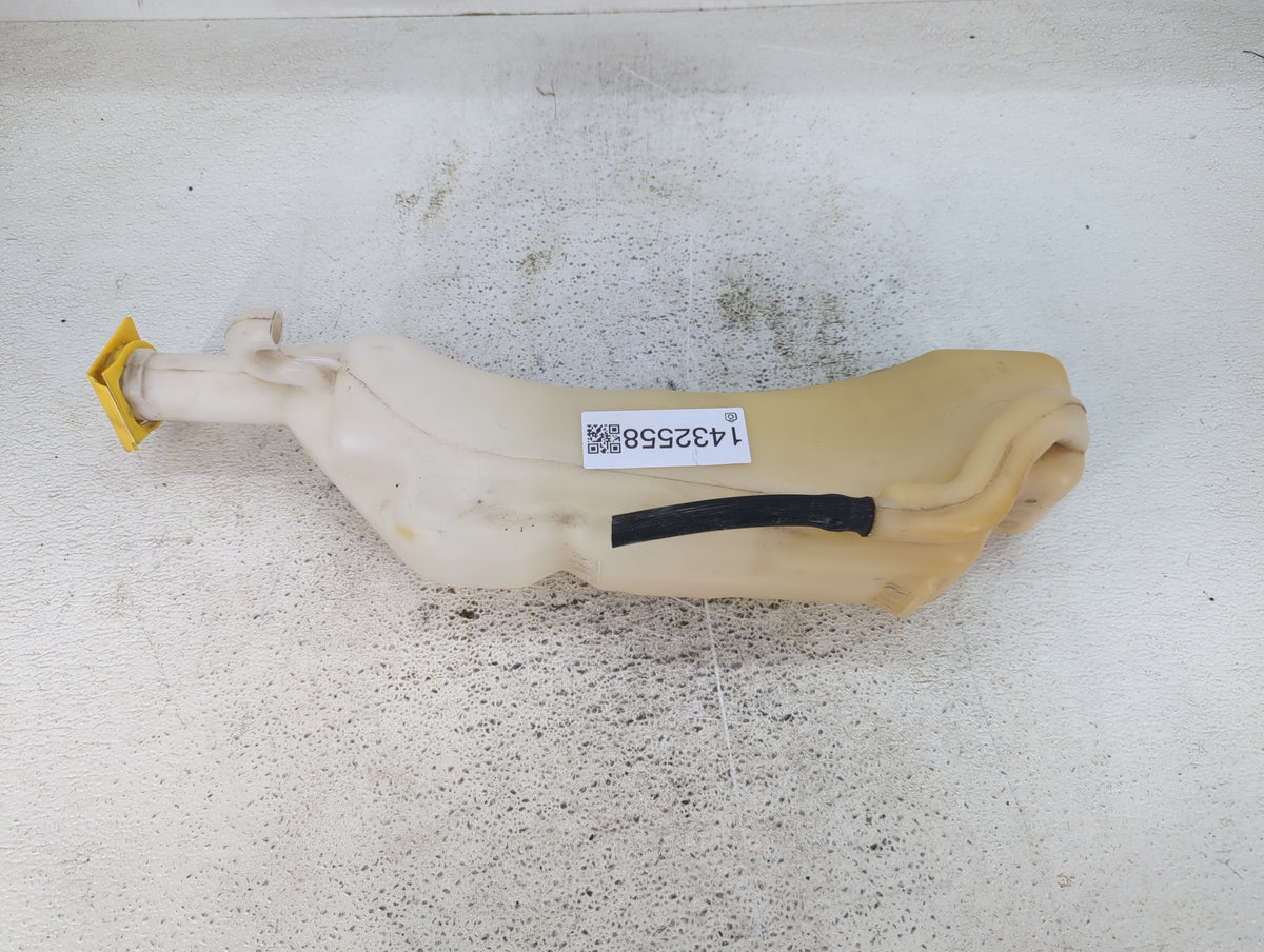 2008 Town & Country Radiator Coolant Overflow Expansion Tank Bottle - Oemusedautoparts1.com