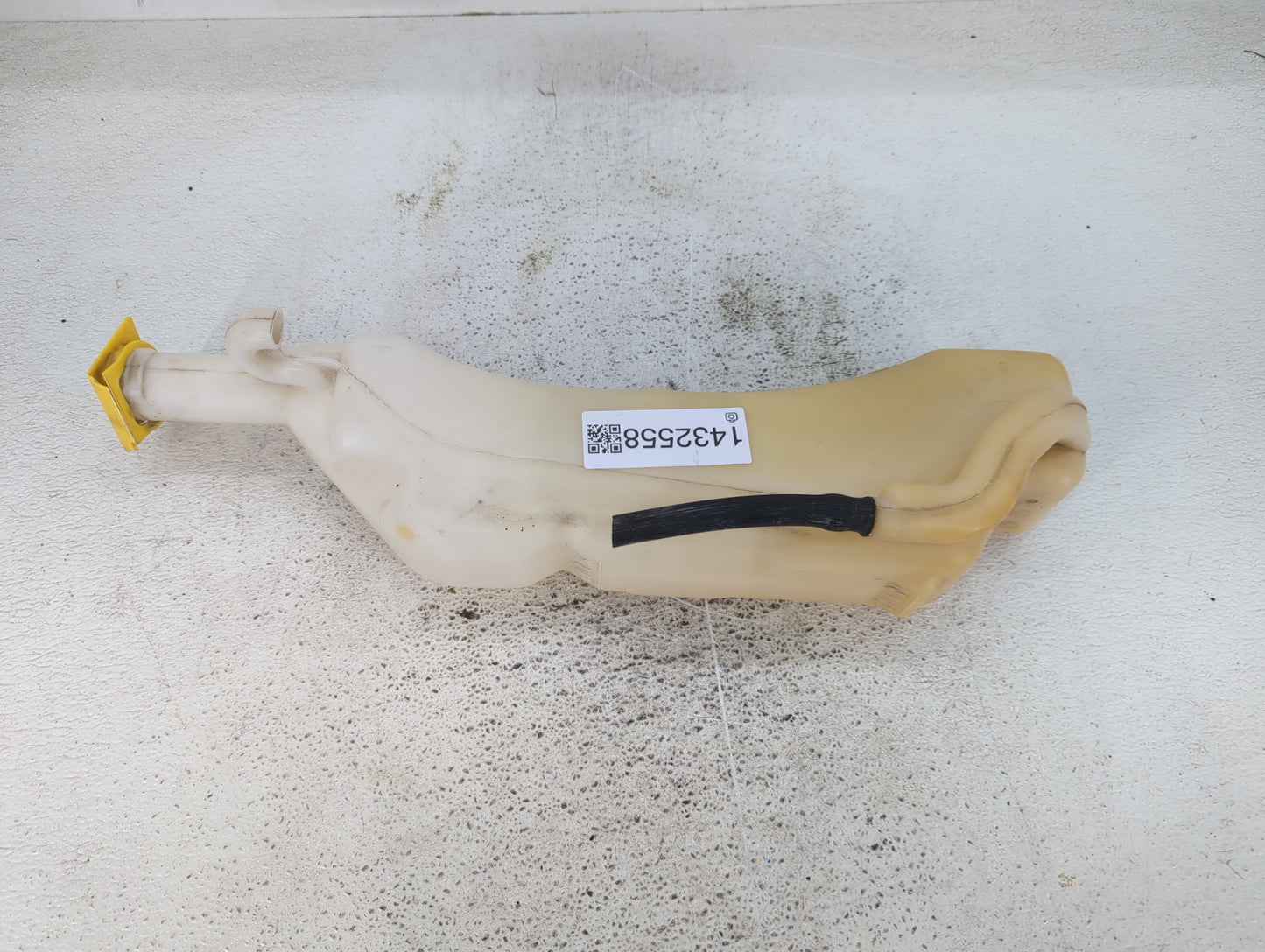 2008 Town & Country Radiator Coolant Overflow Expansion Tank Bottle - Oemusedautoparts1.com