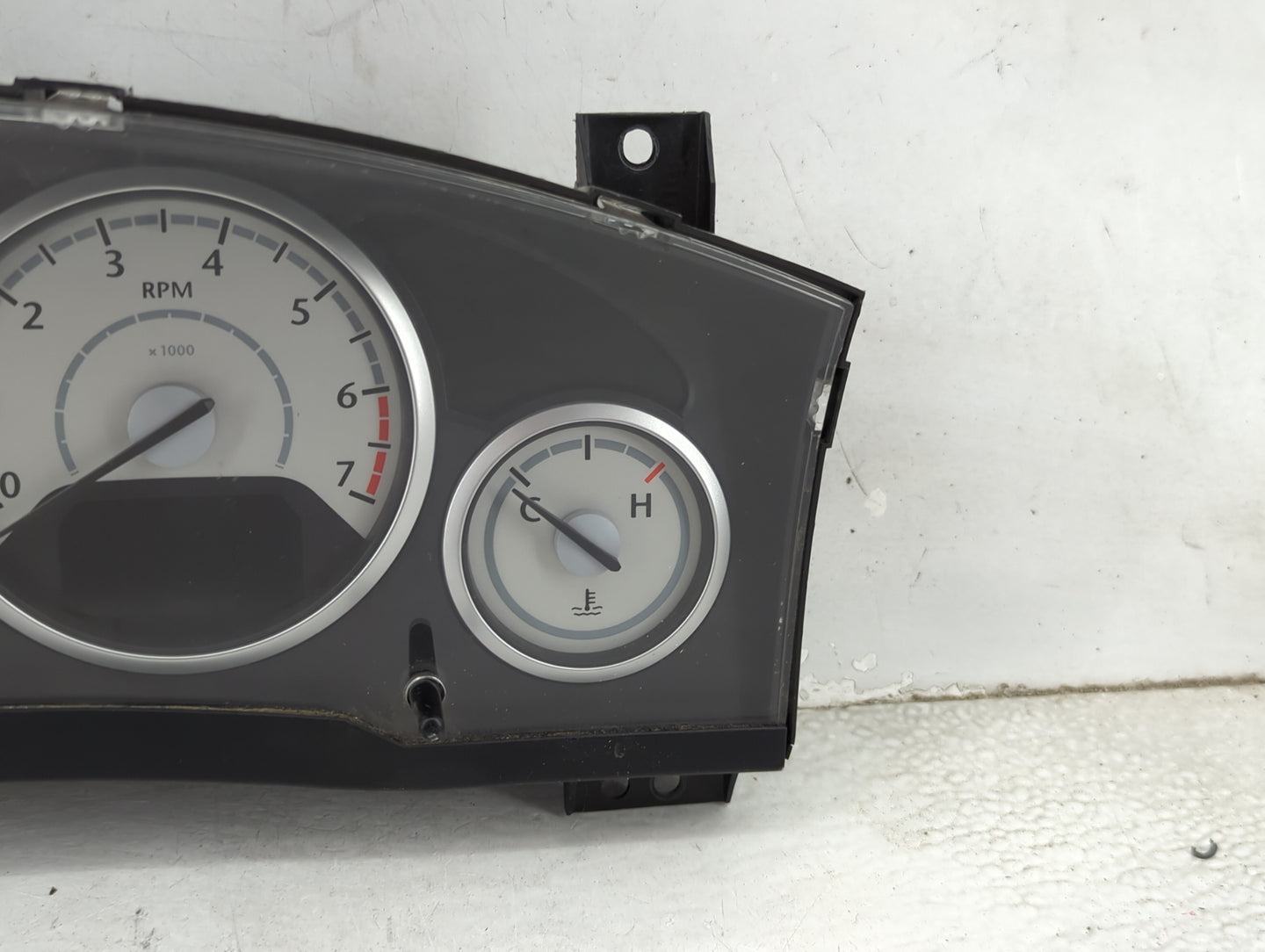 2010 Chrysler Town & Country Instrument Cluster Speedometer Gauges P/N:P05172805AE Miles: Fits OEM Used Auto Parts - Oemused