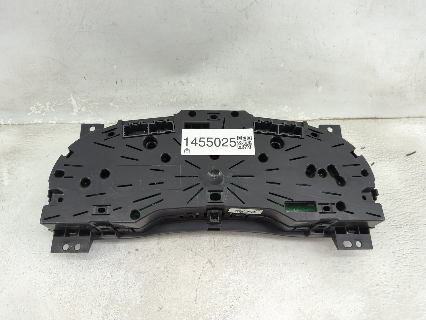 2010 Chrysler Town & Country Instrument Cluster Speedometer Gauges P/N:P05172805AE Miles: Fits OEM Used Auto Parts - Oemused