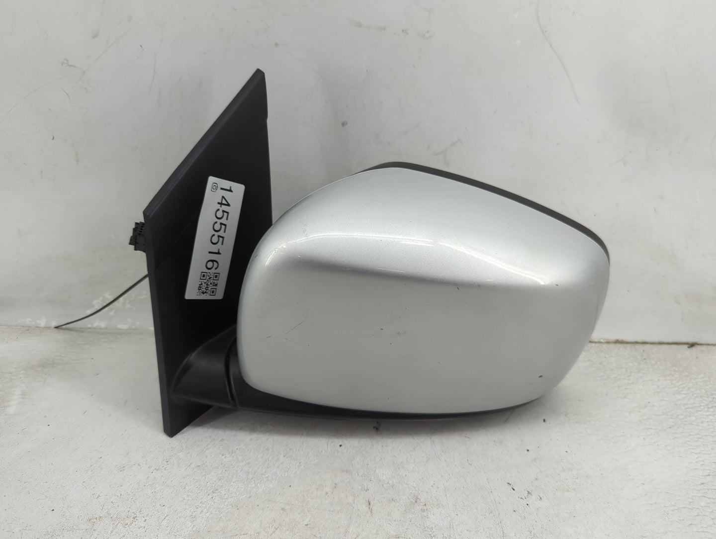 2008-2010 Chrysler Town & Country Driver Side View Mirror - Left Door Mirror OEM Used - Oemusedautoparts1.com