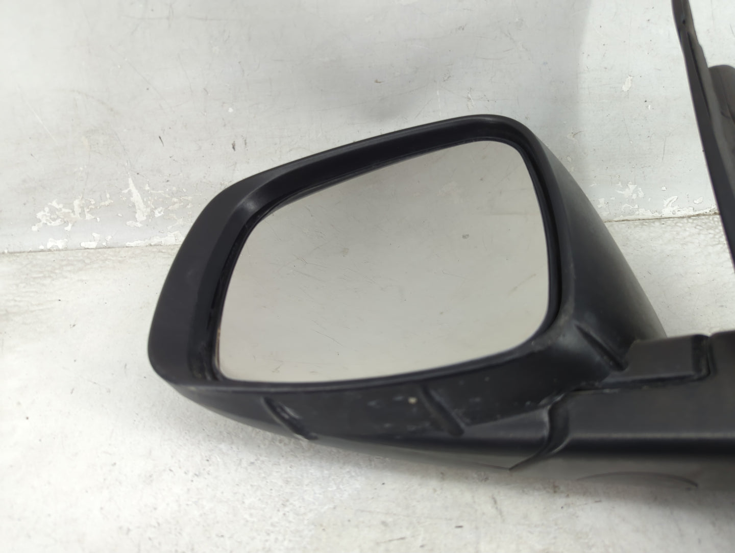 2008-2010 Chrysler Town & Country Driver Side View Mirror - Left Door Mirror OEM Used - Oemusedautoparts1.com
