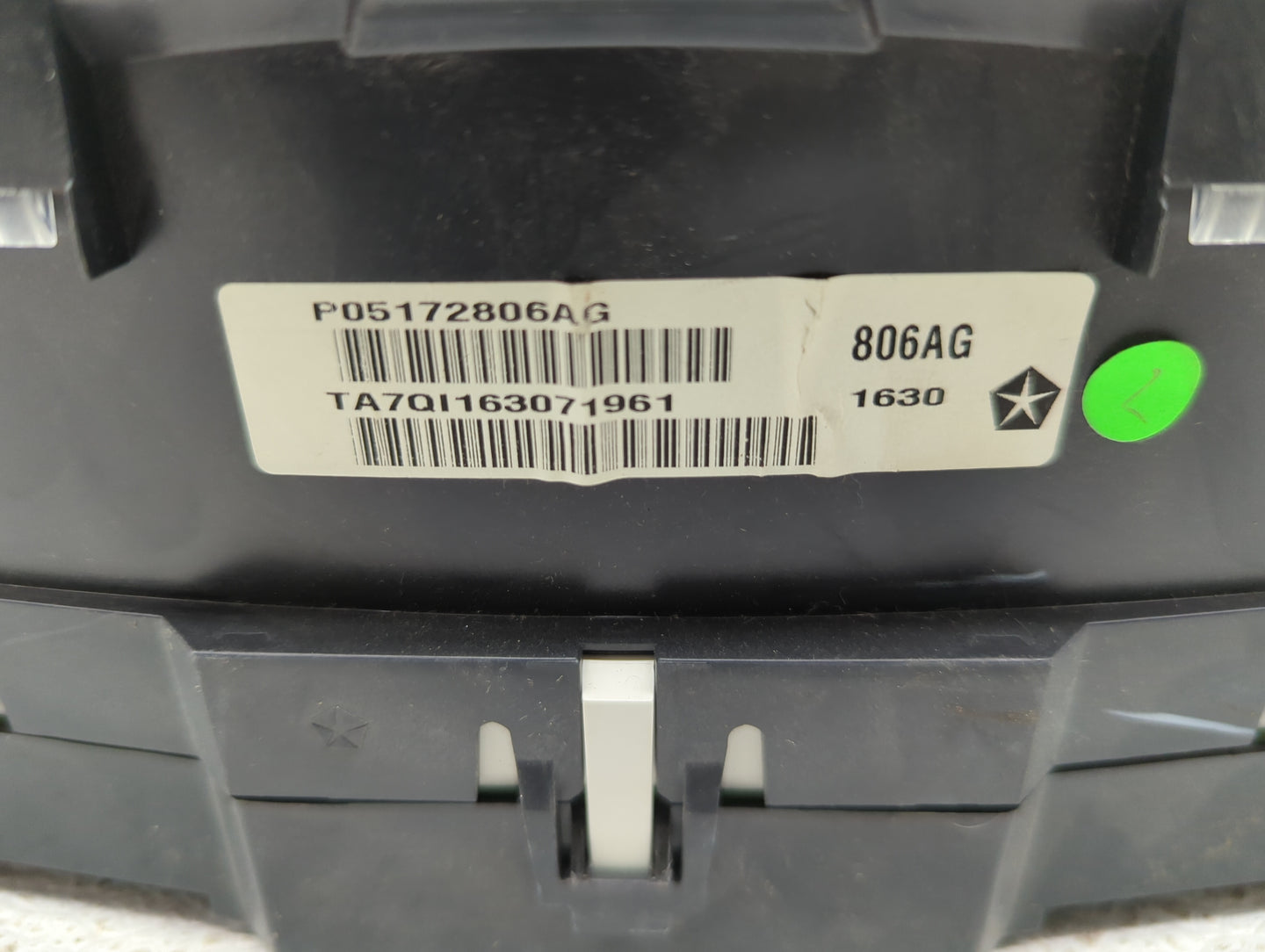 2010 Chrysler Town & Country Instrument Cluster Speedometer Gauges P/N:P05172806AG Miles: Fits OEM Used Auto Parts - Oemused
