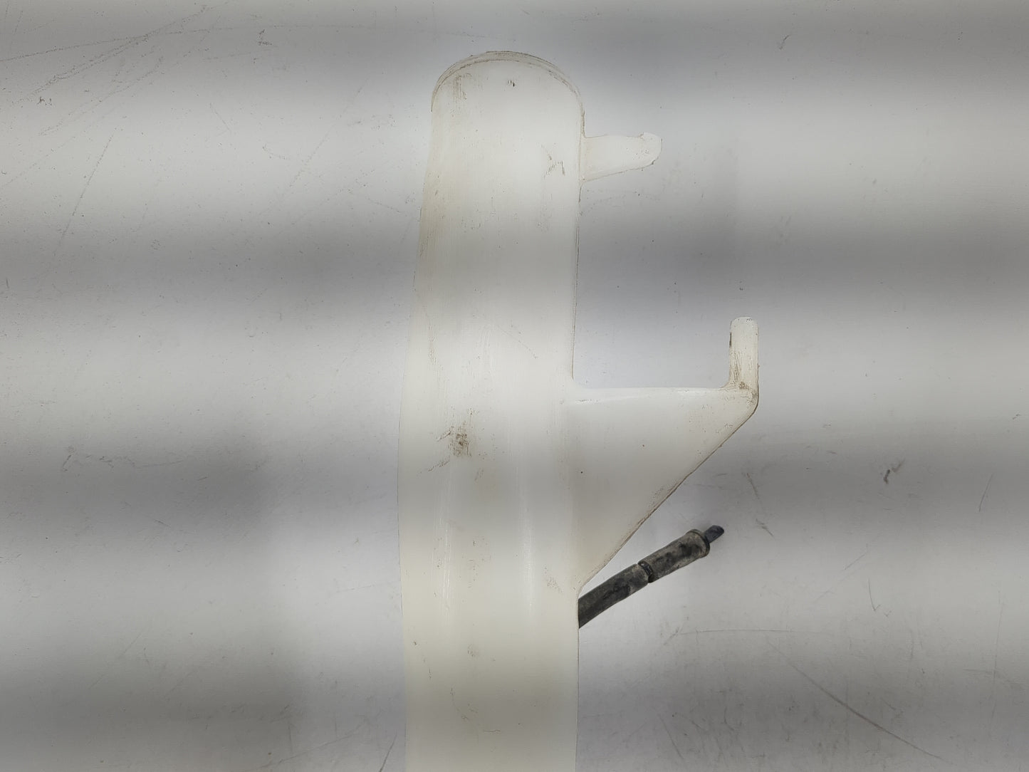 2008 Town & Country Windshield Washer Fluid Reservoir Bottle Oem - Oemusedautoparts1.com