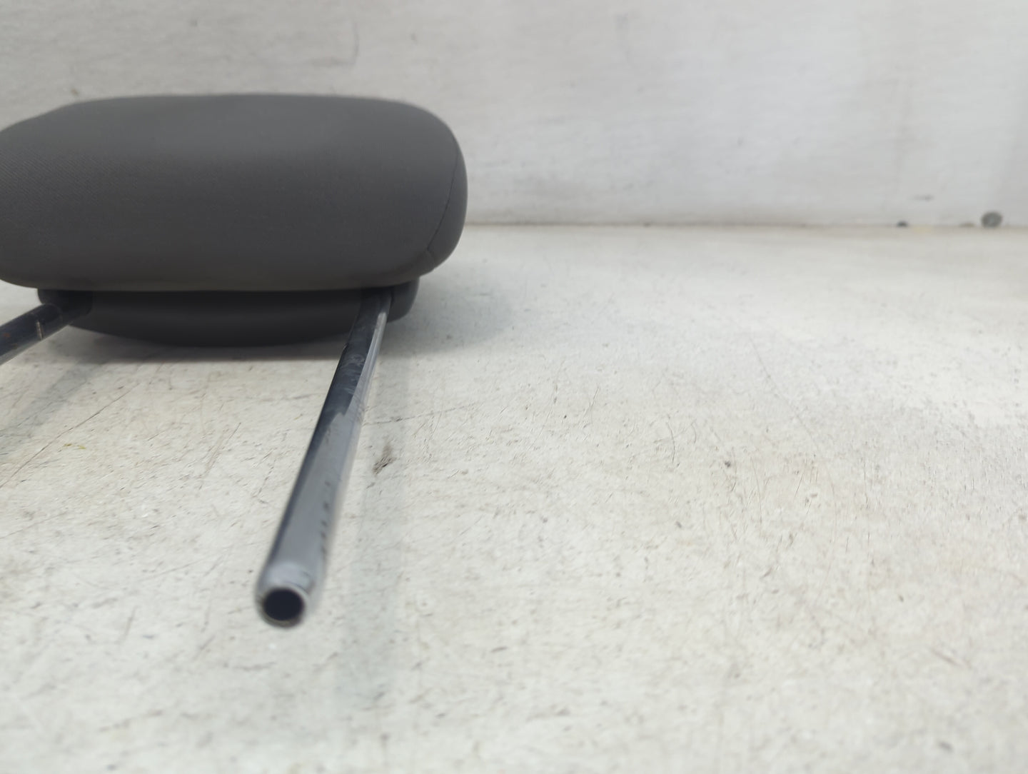 2010 Chrysler Town & Country Headrest Head Rest Front Driver Seat Gray - Oemusedautoparts1.com