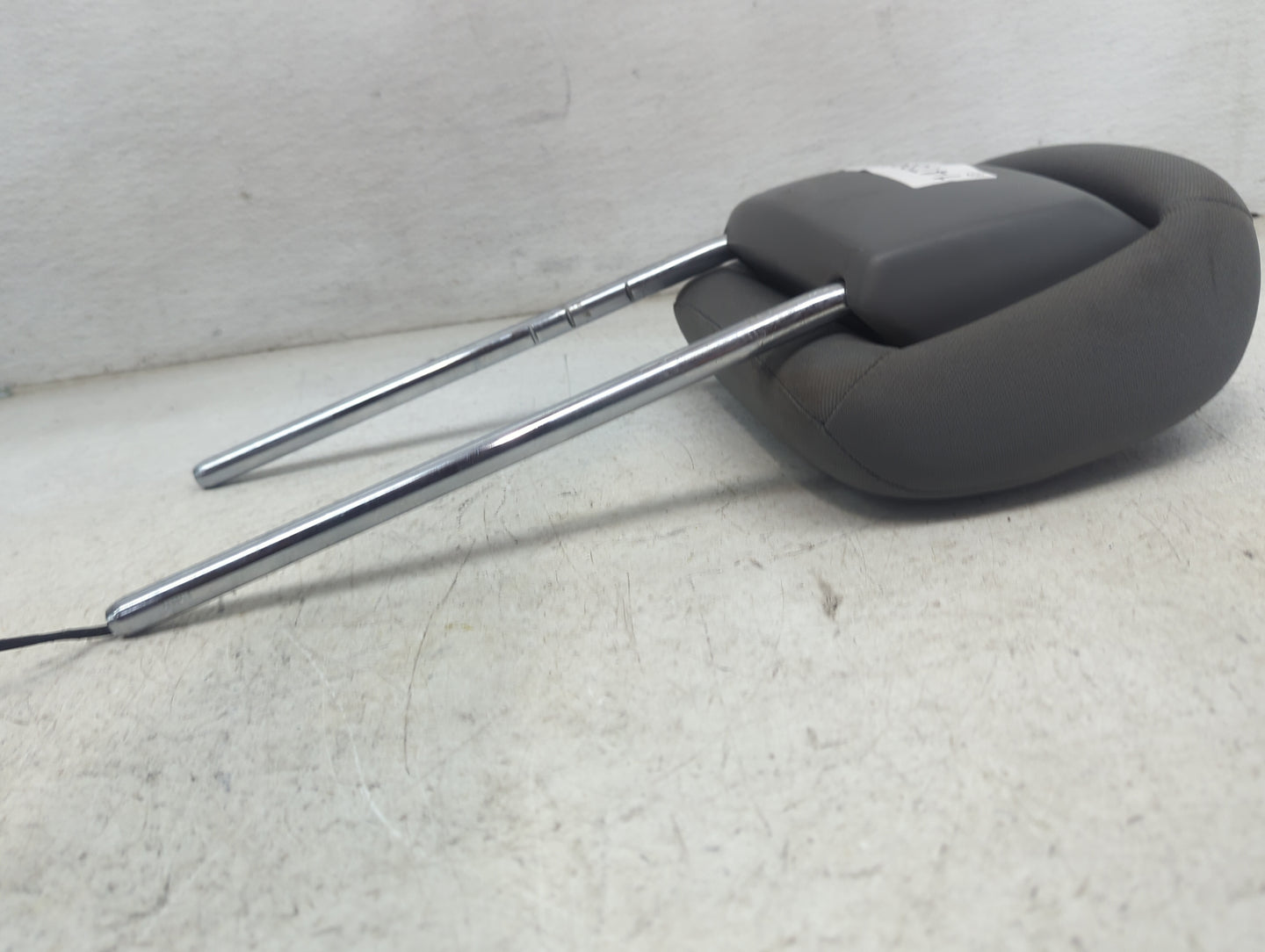 2010 Chrysler Town & Country Headrest Head Rest Front Driver Seat Gray - Oemusedautoparts1.com