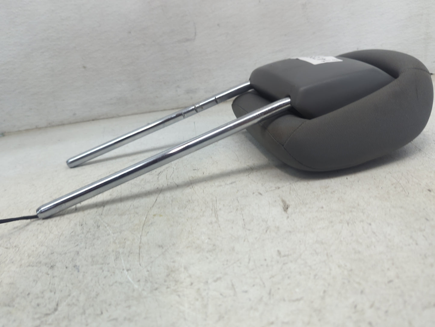 2010 Chrysler Town & Country Headrest Head Rest Front Driver Seat Gray - Oemusedautoparts1.com