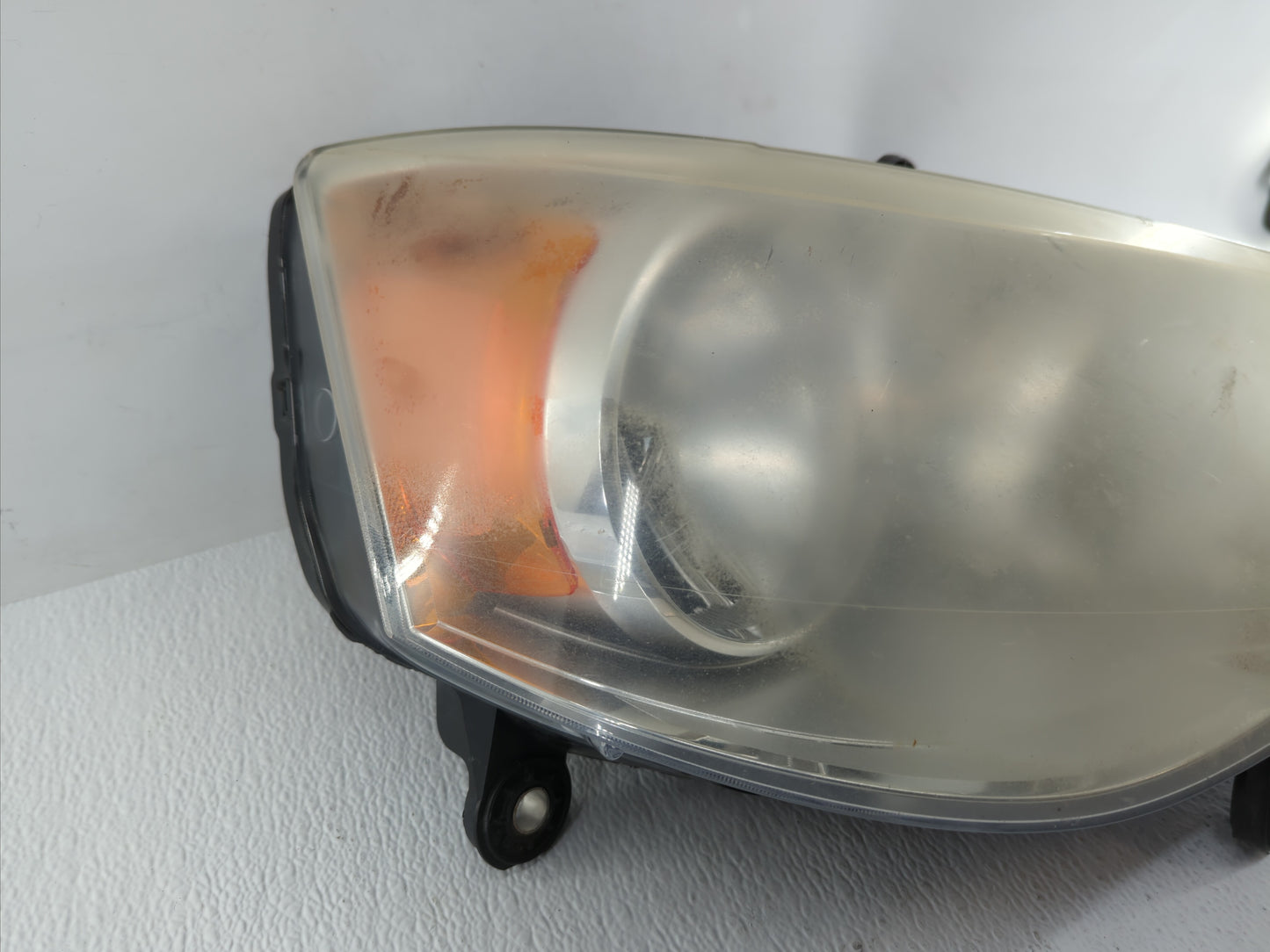 2009 Town & Country Passenger Right Oem Head Light Headlight Lamp - Oemusedautoparts1.com