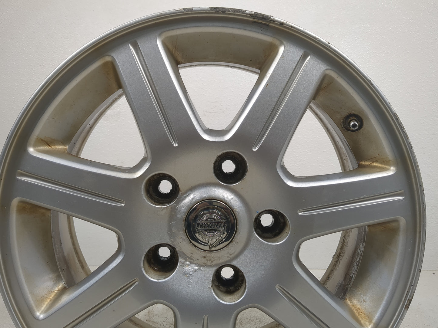 2010 Chrysler Town & Country Oem Wheel Rim Silver - Oemusedautoparts1.com