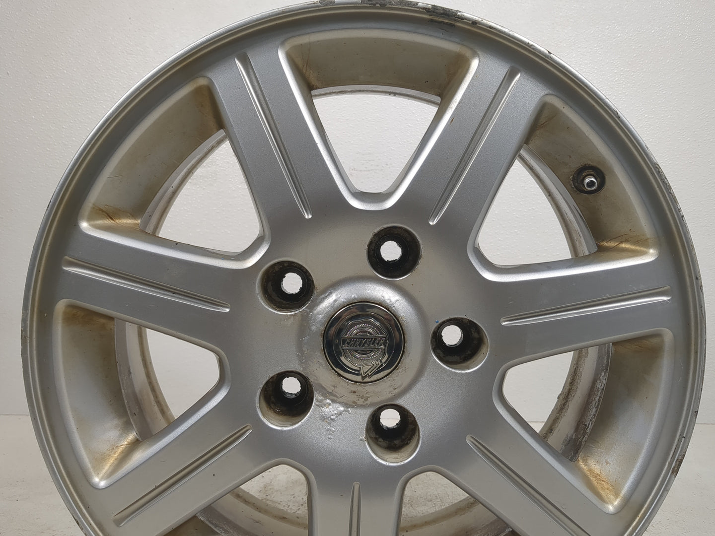 2010 Chrysler Town & Country Oem Wheel Rim Silver - Oemusedautoparts1.com