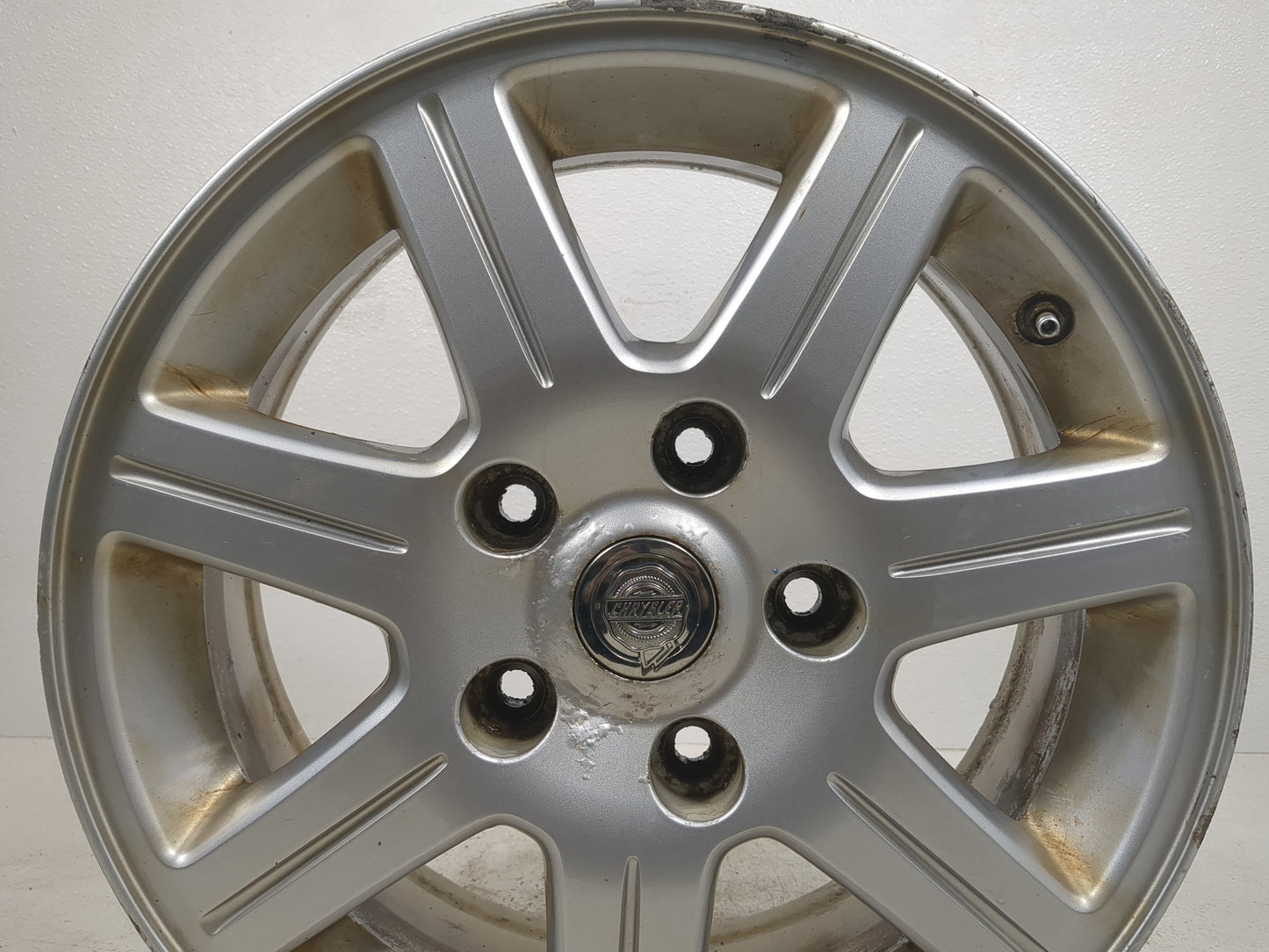 2010 Chrysler Town & Country Oem Wheel Rim Silver - Oemusedautoparts1.com
