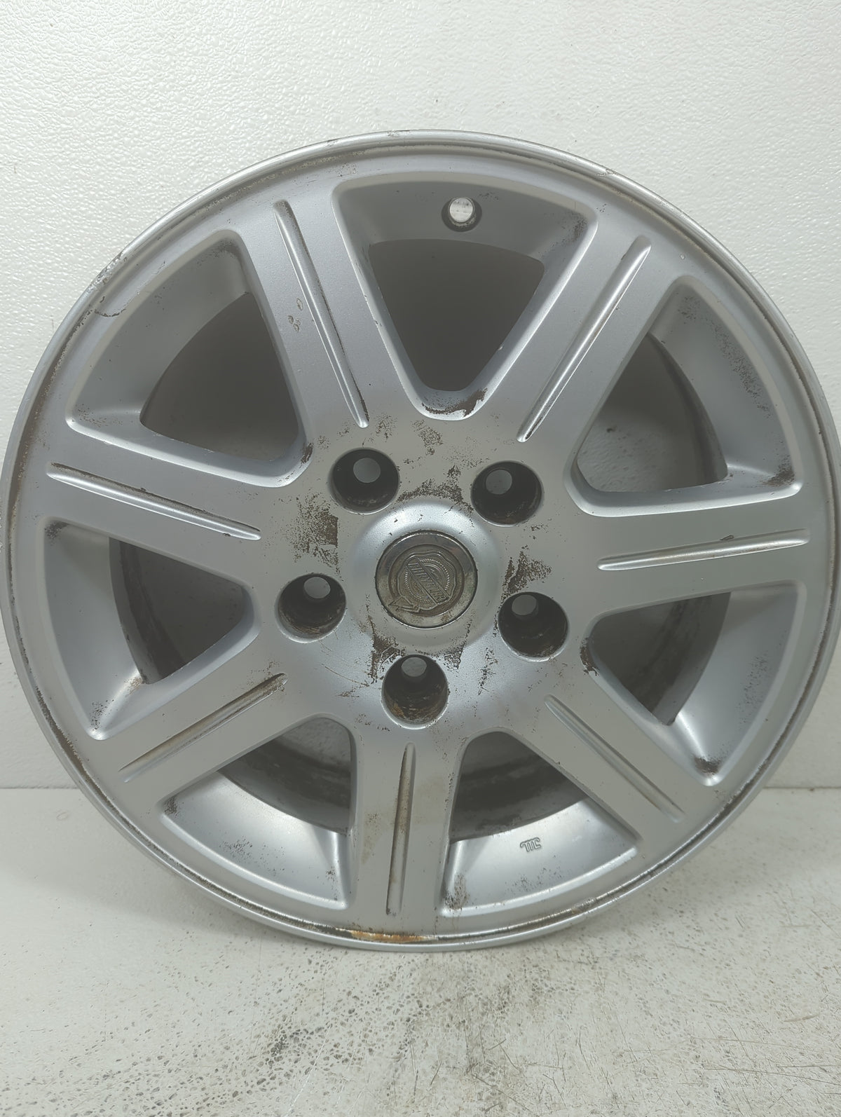 2010 Chrysler Town & Country Oem Wheel Rim 5014449 - Oemusedautoparts1.com
