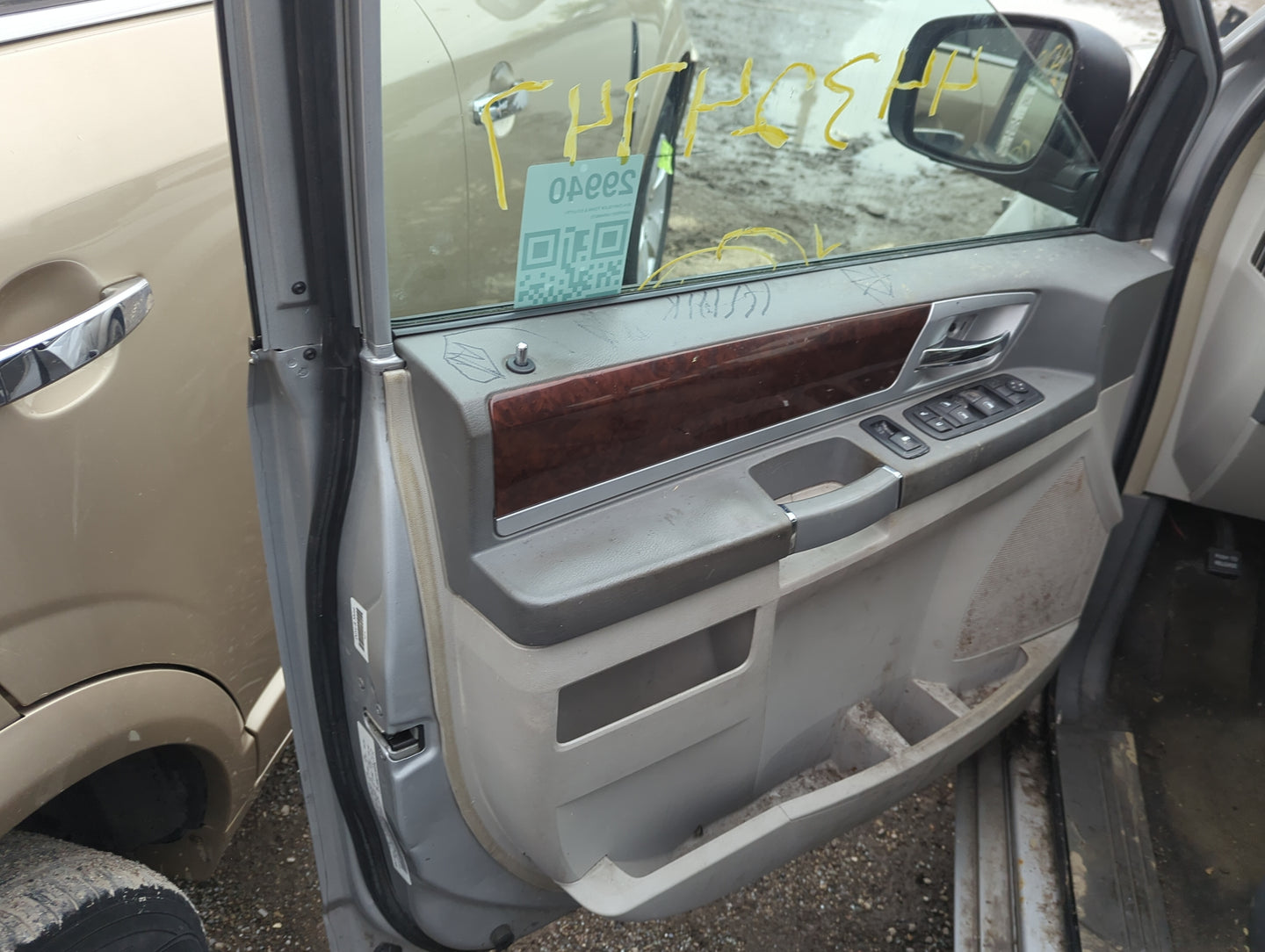 2010 Chrysler Town & Country Front Left Driver Interior Door Panel Trim - Oemusedautoparts1.com