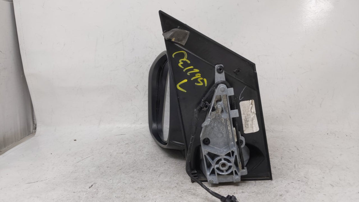 2008-2010 Chrysler Town & Country Driver Side View Mirror - Left Door Mirror OEM Used - Oemusedautoparts1.com