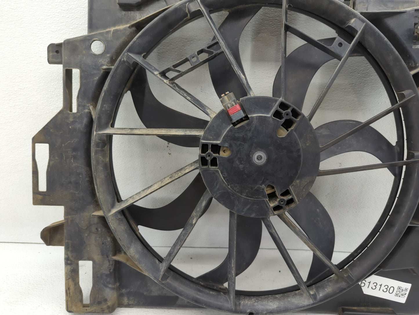 2008-2016 Chrysler Town & Country Left Radiator Fan Motor Assembly Black - Oemusedautoparts1.com