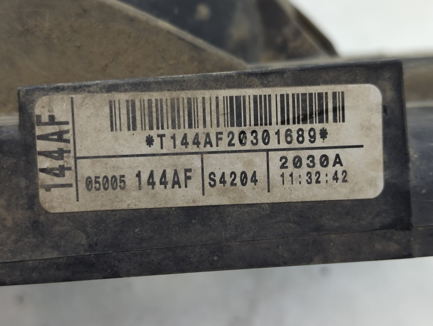 2008-2016 Chrysler Town & Country Left Radiator Fan Motor Assembly Black - Oemusedautoparts1.com