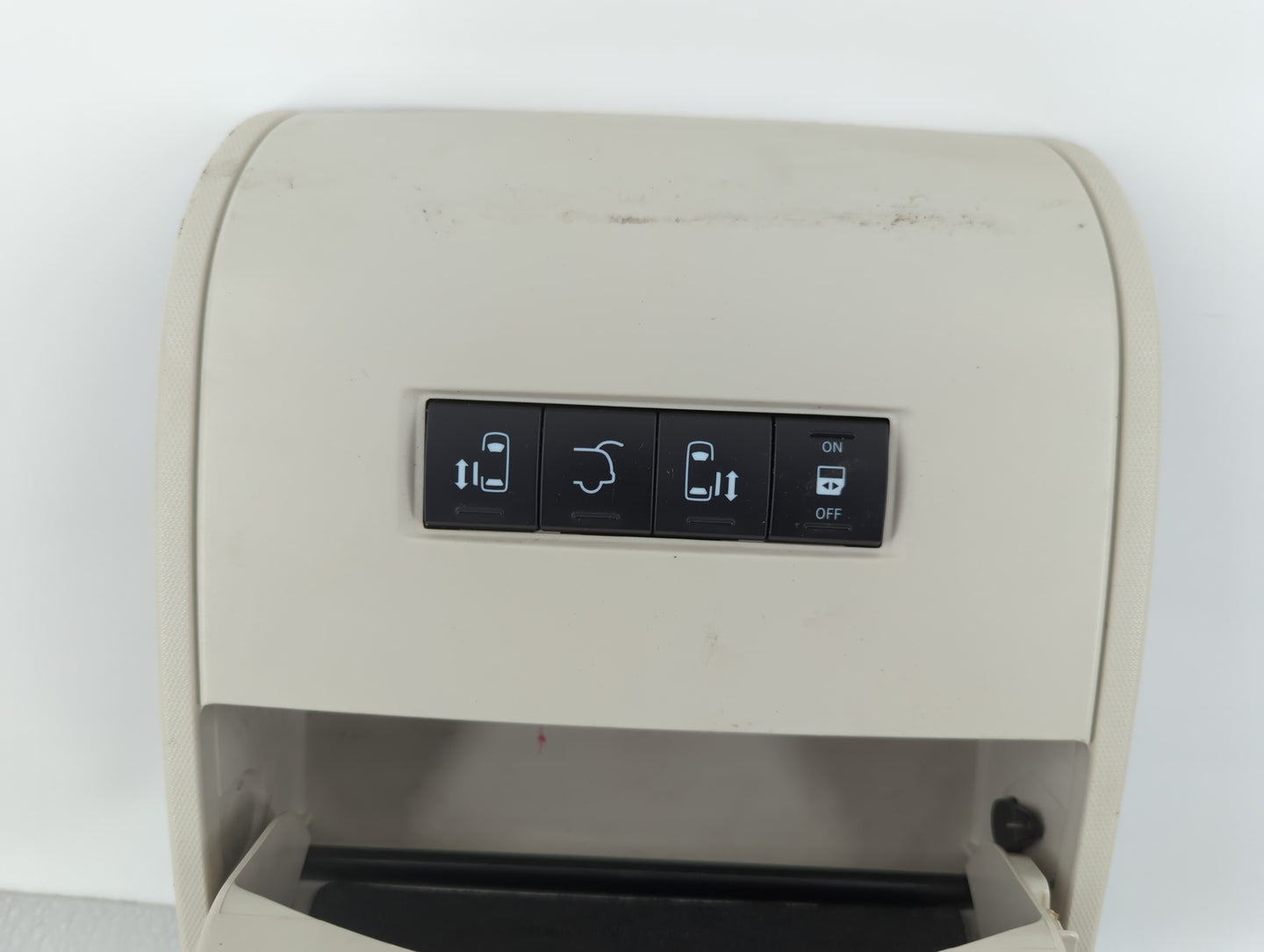 2010 Chrysler Town & Country Overhead Roof Console - Oemusedautoparts1.com