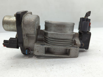 2010 Chrysler Town & Country Throttle Body P/N:021010 1 9W7E-CA Fits OEM Used Auto Parts