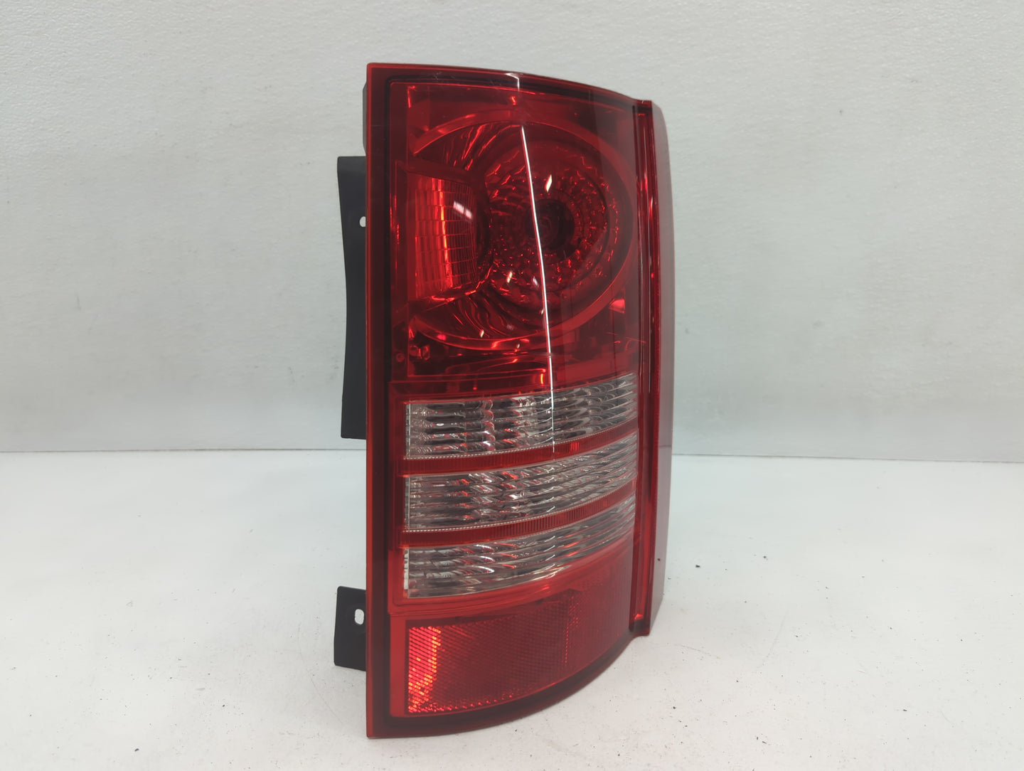 2008-2010 Chrysler Town & Country Tail Light Assembly Passenger Right OEM P/N:05113200AB Fits Fits 2008 2009 2010 OEM Used A