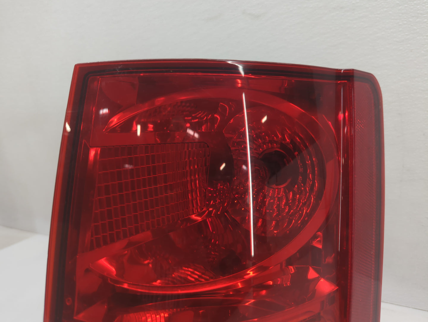 2008-2010 Chrysler Town & Country Tail Light Assembly Passenger Right OEM P/N:05113200AB Fits Fits 2008 2009 2010 OEM Used A