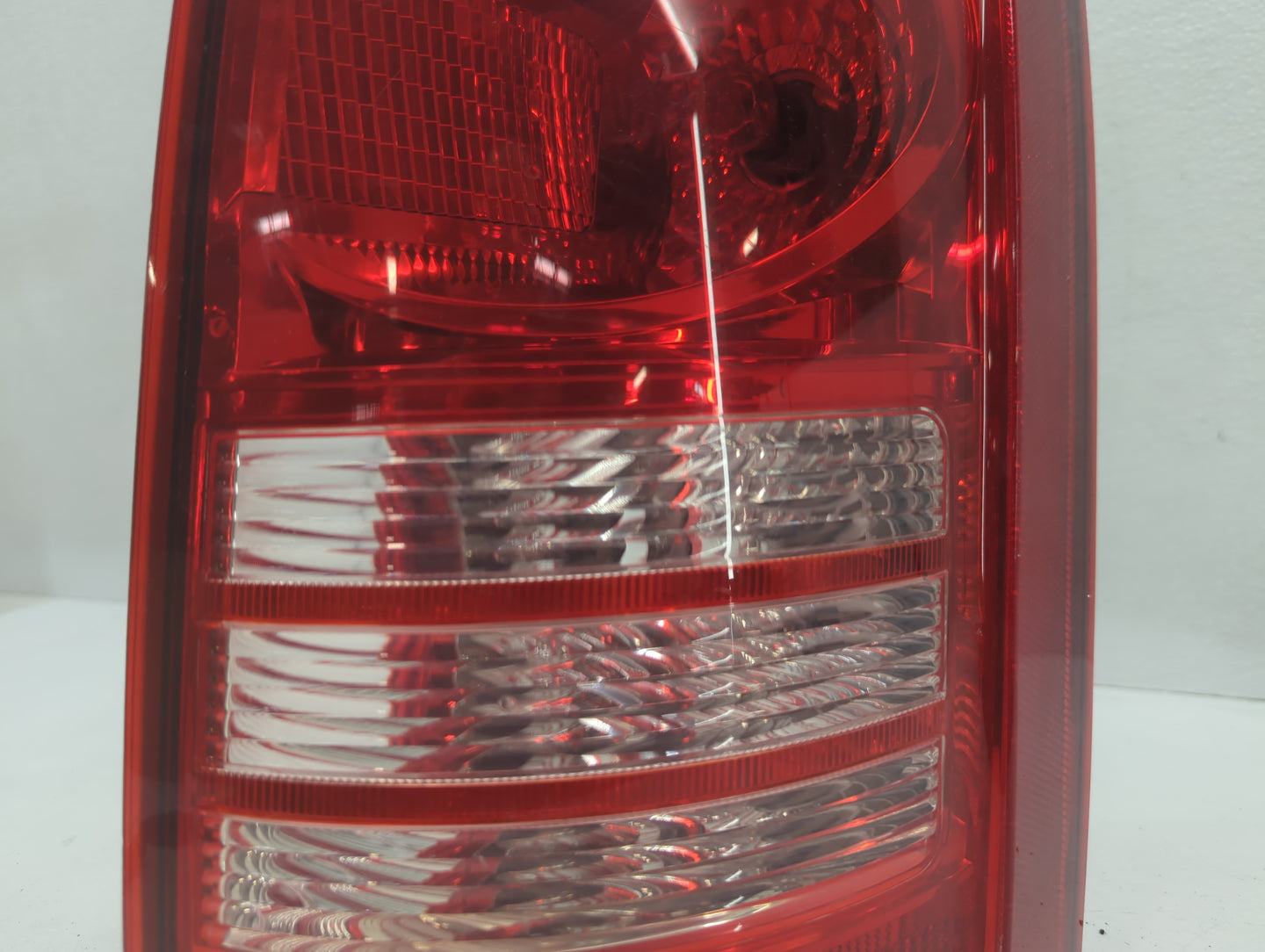 2008-2010 Chrysler Town & Country Tail Light Assembly Passenger Right OEM P/N:05113200AB Fits Fits 2008 2009 2010 OEM Used A