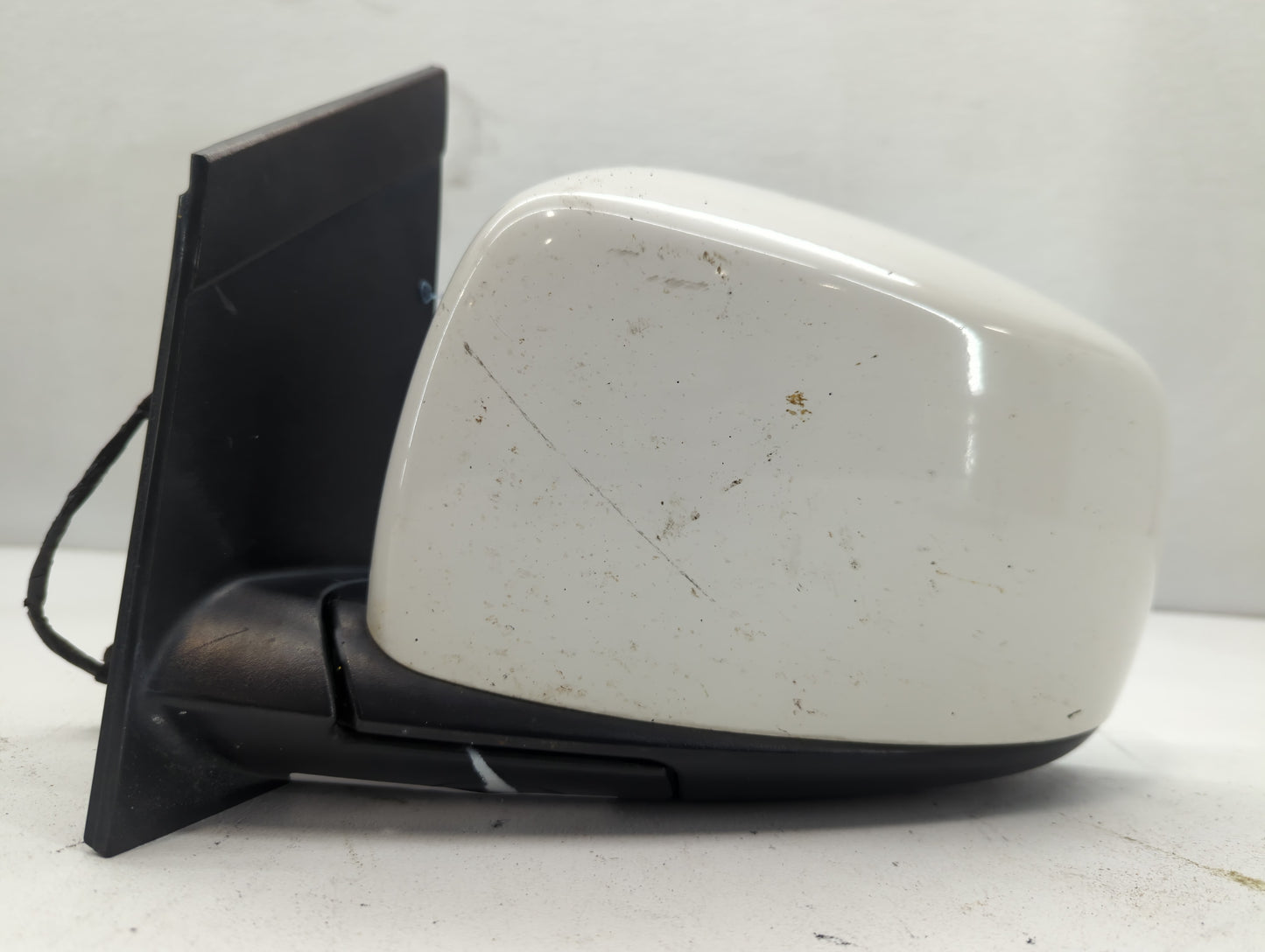 2008-2010 Chrysler Town & Country Driver Side View Mirror - Left Door Mirror OEM Used - Oemusedautoparts1.com